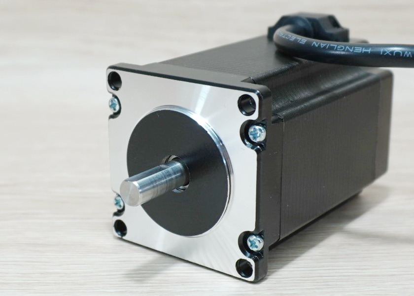 OUKEDA - Stepper Motor (Nema 23) แรงบิด 2.4N.m 4A Shaft 8mm (OK57DL82-404AD8) 1m Cable