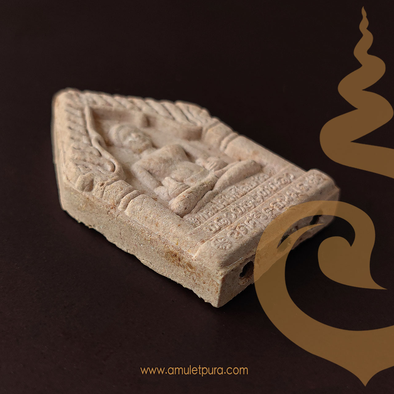 พระขุนแผนปรไมย์ไอศวร รุ่นแรก (เนื้อผงพุทธคุณและผงไม้แก่นจันทร์โบราณ ตะกรุด3ดอก) ปี43 ครูบาน้อย วัดศรีดอนมูล จ.เชียงใหม่