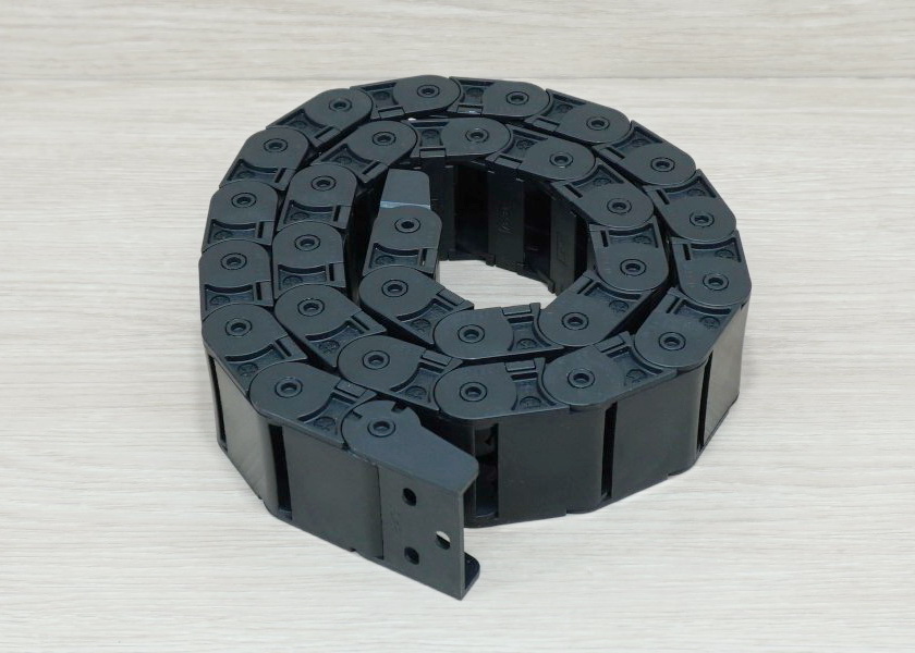 18 x 37 mm Cable Drag Chain R38mm ยาว 1M และ End Connectors (Semi-Enclosed)