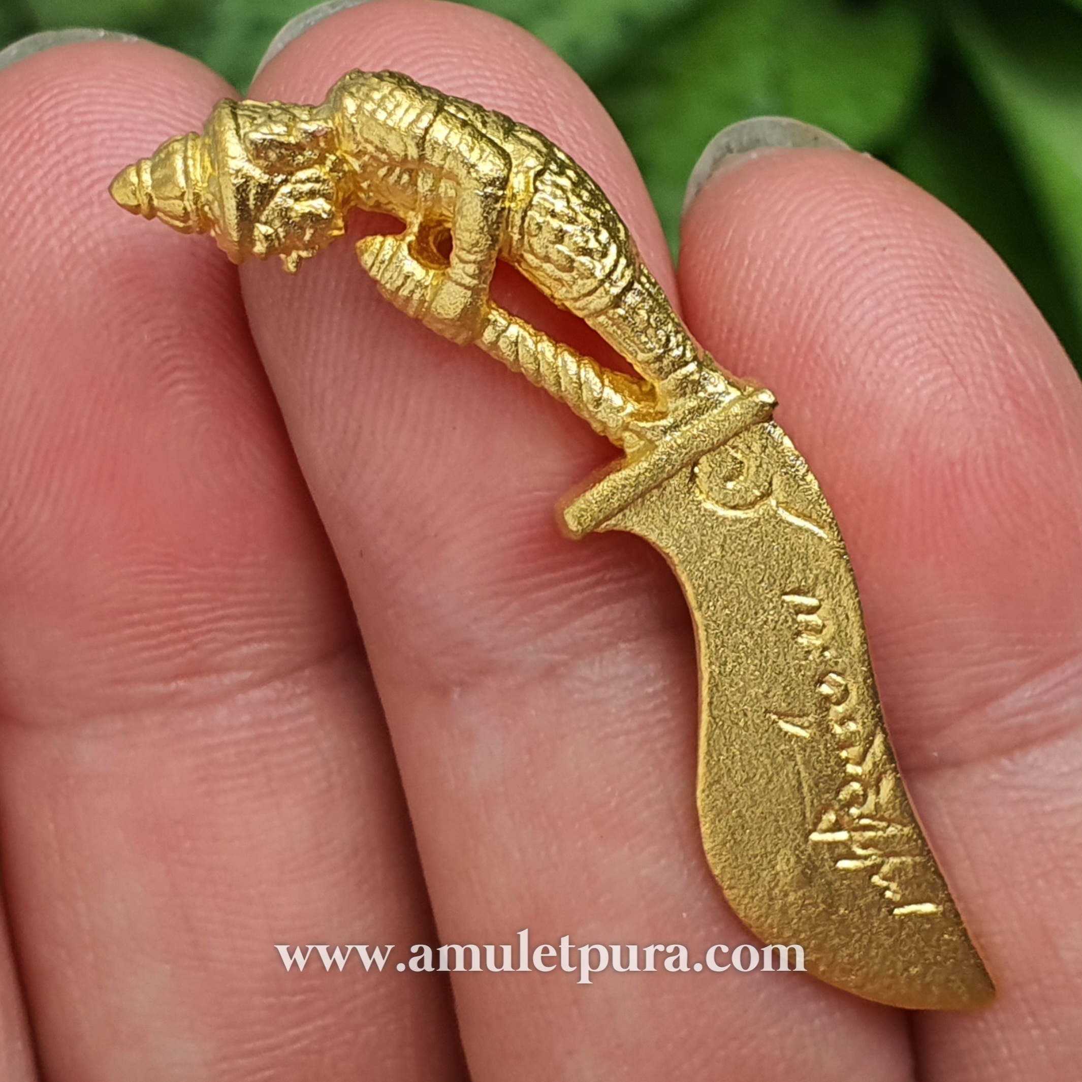 พระขรรค์หล่อ ด้ามท้าวเวสสุวรรณ(เนื้อ 1K)รุ่นพระขรรค์คู่บารมี ปี64 หลวงพ่อพัฒน์ วัดห้วยด้วน จ.นครสวรรค์(มีโค้ด หมายเลข๓๖)