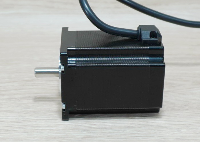 OUKEDA - Stepper Motor (Nema 23) แรงบิด 1.89N.m 4.2A Shaft 8mm (OK57DL76-424A) 50cm Cable