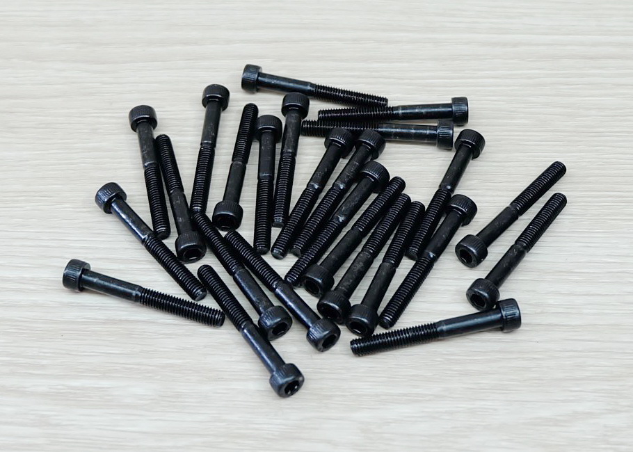 สกรูหัวจมดำ Screw M5 ยาว 40mm (20ตัว/ถุง)