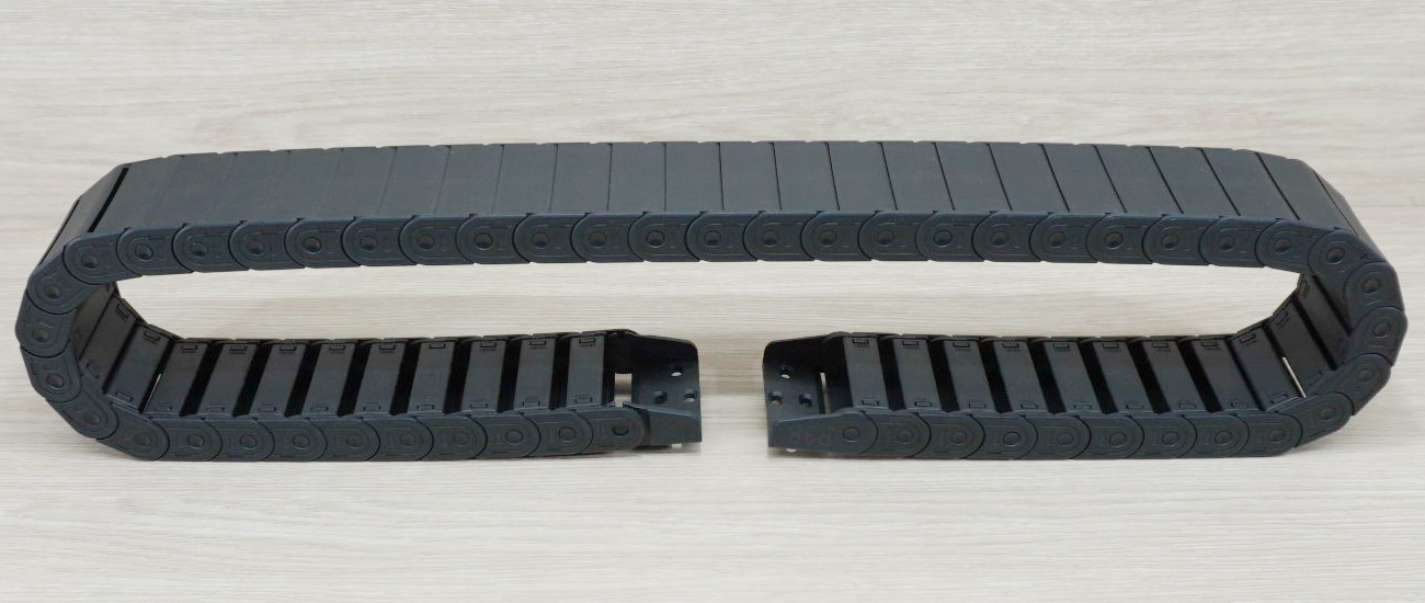 15 X 50 mm Cable Drag Chain R38mm ยาว 1M และ End Connectors (Semi-Enclosed)
