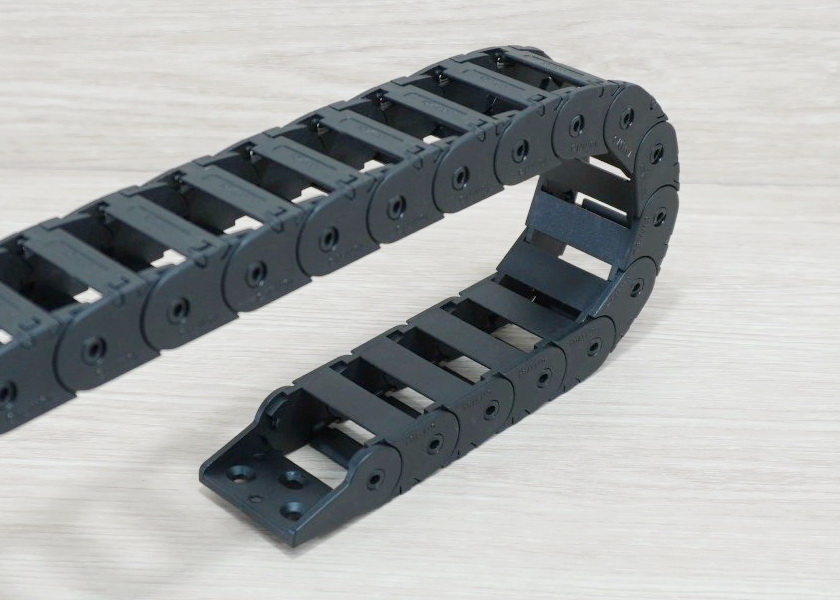 15 X 30 mm Cable Drag Chain R38mm ยาว 1M และ End Connectors (Bridge open outside)