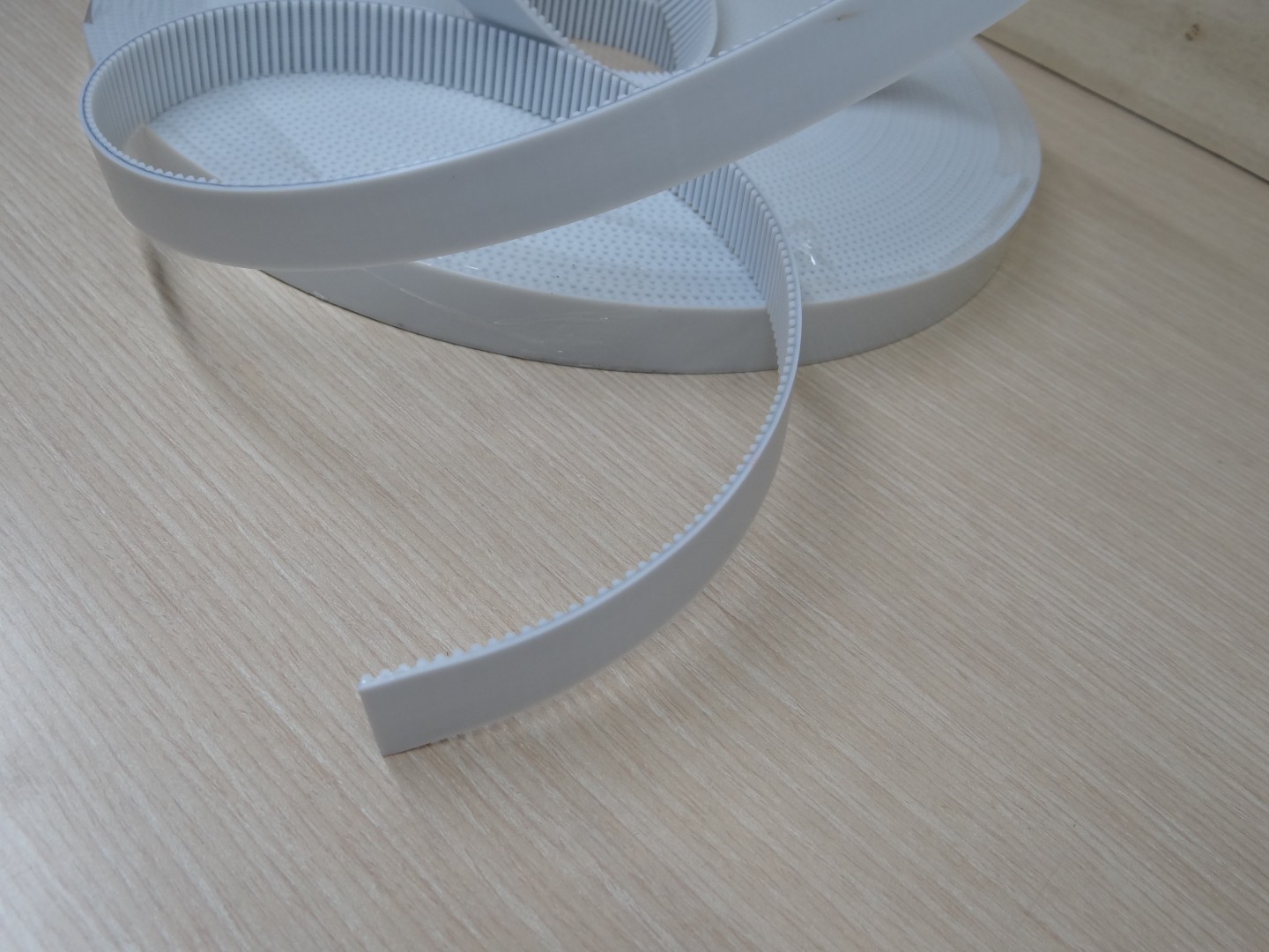 HTD-3M-20mm PU Timing Belt Steel Core สีขาว (สานแถบเส้นเหล็กในสายพาน ราคา/1เมตร)