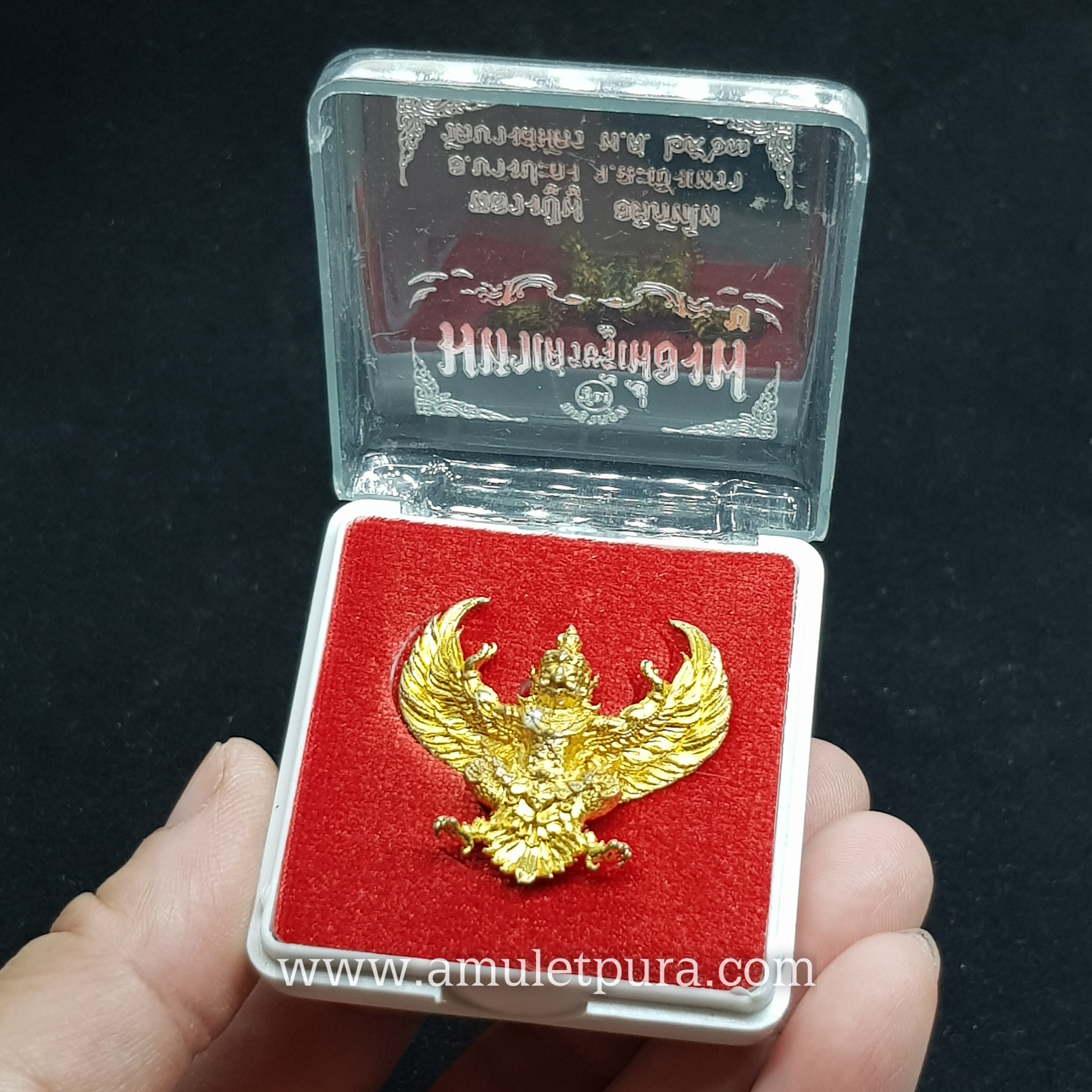 พญาครุฑ รุ่นมหาศรษฐีเฟื่องฟู(พิมพ์เล็ก ทองระฆัง)ปี63 หลวงพ่อฟู วัดบางสมัคร จ.ฉะเชิงเทรา(มีโค้ด หมายเลข3430)