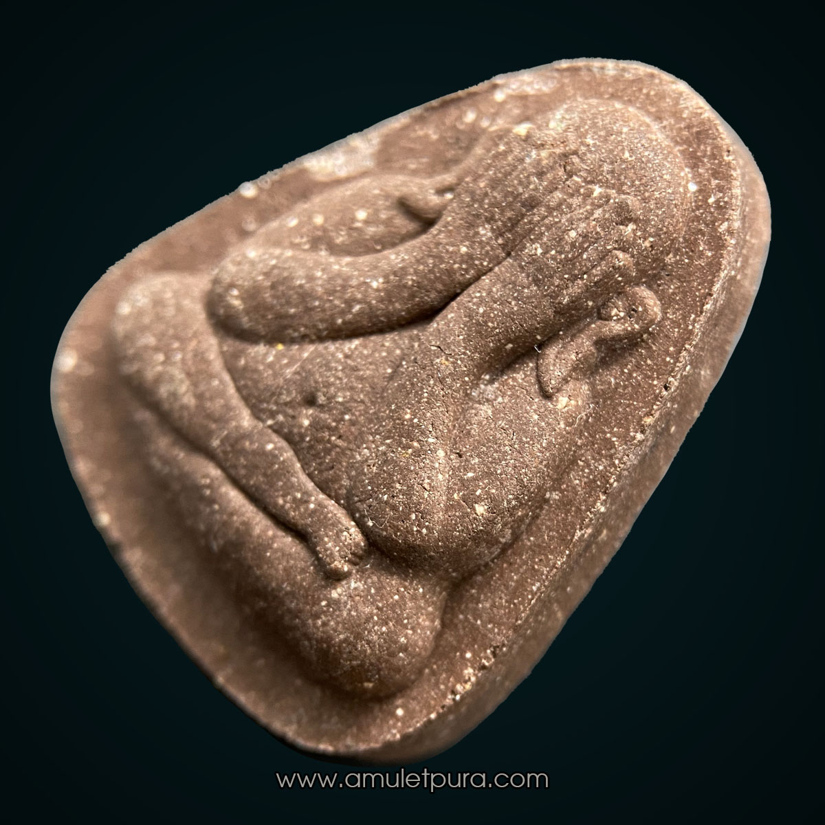 พระปิดตาปลดหนี้ รุ่นแรก หลวงปู่มหาศิลา (เนื้อผงไม้ตะเคียน บล็อกกรรมการ กำไรโค้ง) ปี63 สวนสงฆ์แกเปะ วัดโพธิ์ศรีสะอาด จ.กาฬสินธุ์ (ปลุกเสกในพระธาตุพนม และโบสถ์วัดโพธิ์ศรีสะอาด 9 วัน 9 คืน)