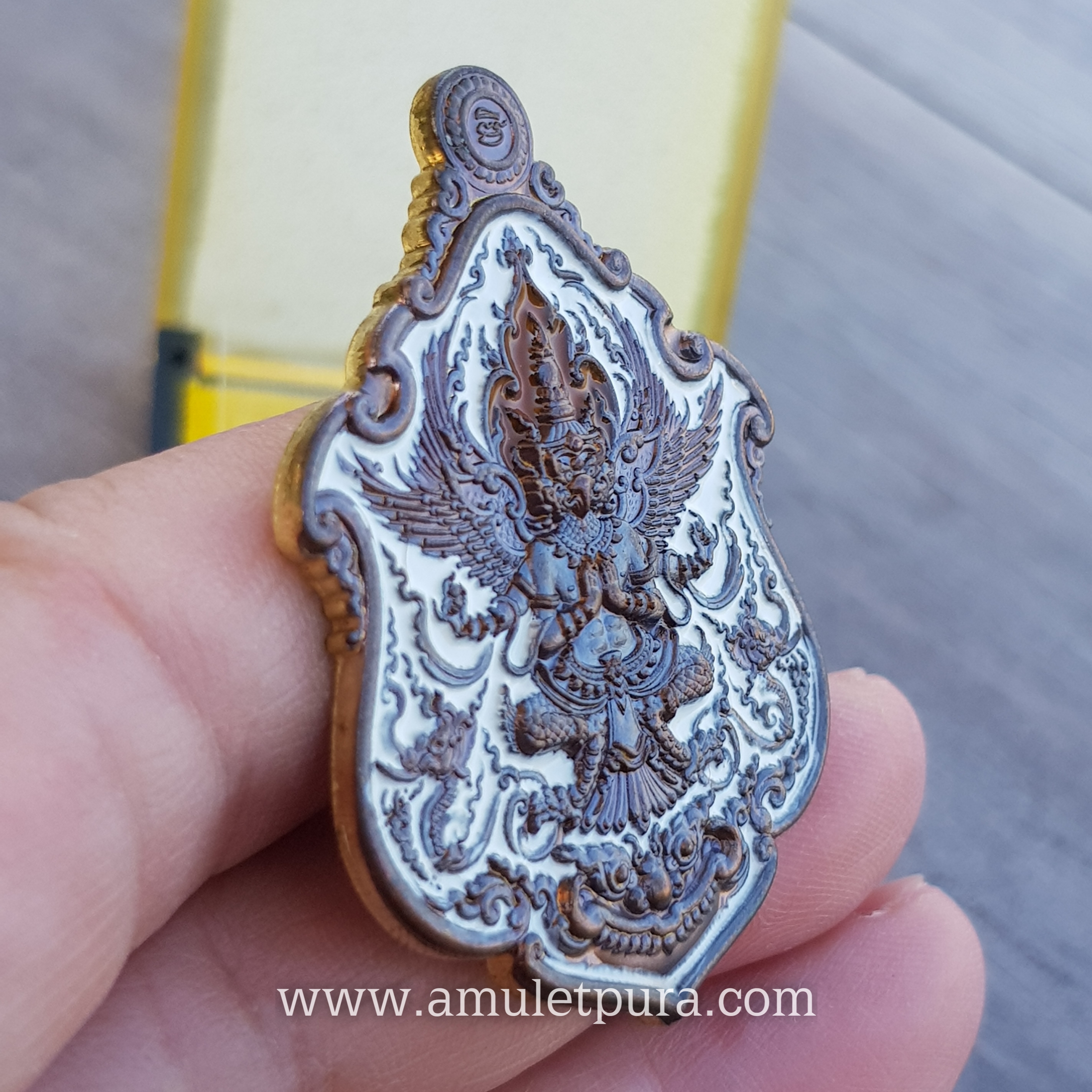 เหรียญพญาครุฑ(มหาชนวนลงยาขาว-ส้ม)รุ่นเจ้าสัวเวนไตย ปี63 หลวงพ่อฟู วัดบางสมัคร จ.ฉะเชิงเทรา(มีโค้ด หมายเลข116)