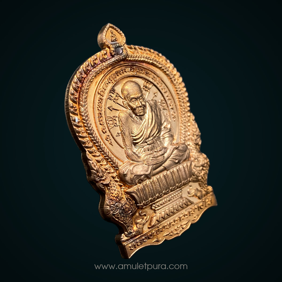 เหรียญปั๊มนั่งพาน หลวงปู่ทวด (เนื้อทองแดงผิวไฟ) รุ่นชนะมาร รุ่นแรก ปี58 พ่อท่านเขียว วัดห้วยเงาะ จ.ปัตตานี (มีโค้ด หมายเลข 110)