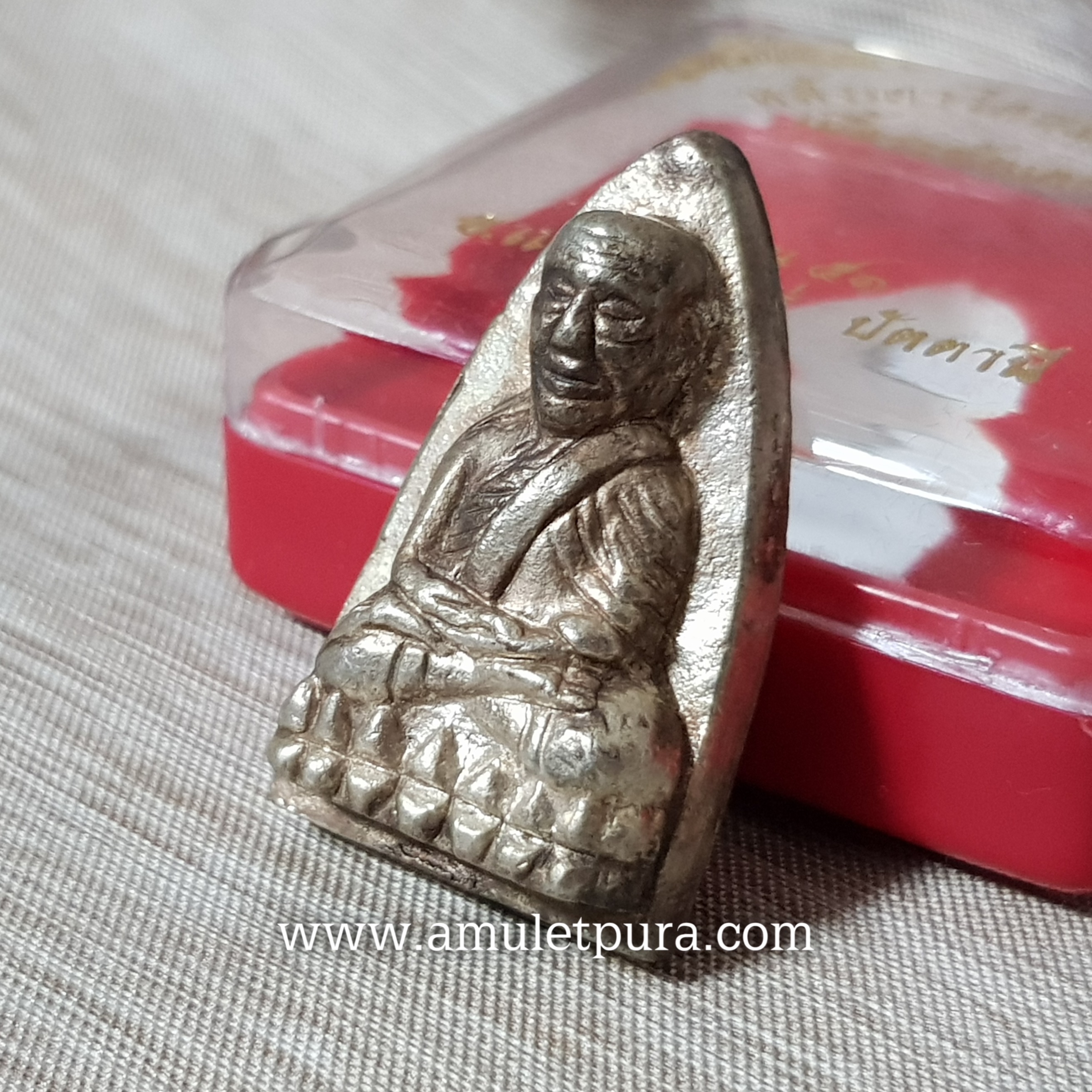 หลวงปู่ทวดหลังเตารีด หมื่นยันต์(เนื้อระฆังแตก)รุ่นกฐิน51(ลังกาสุกะ)พระอาจารย์แดง วัดไร่ จ.ปัตตานี(ตอกโค้ด หมายเลข4772)