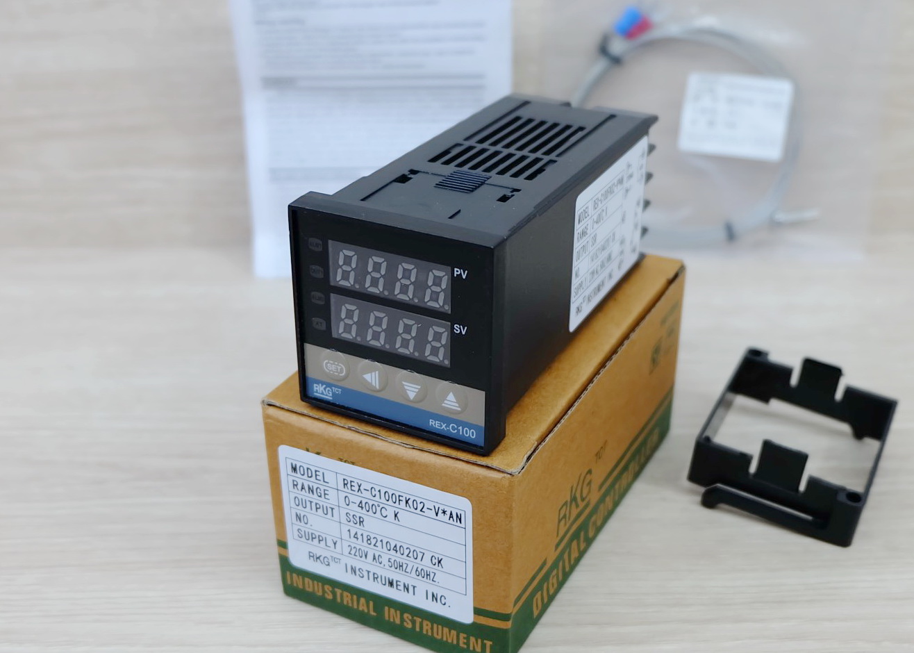 เครื่องควบคุมอุณหภูมิระบบ PID รุ่น REX-C100FK02-V*AN (240V/50HZ) + Thermocouple 0 to 400 °c