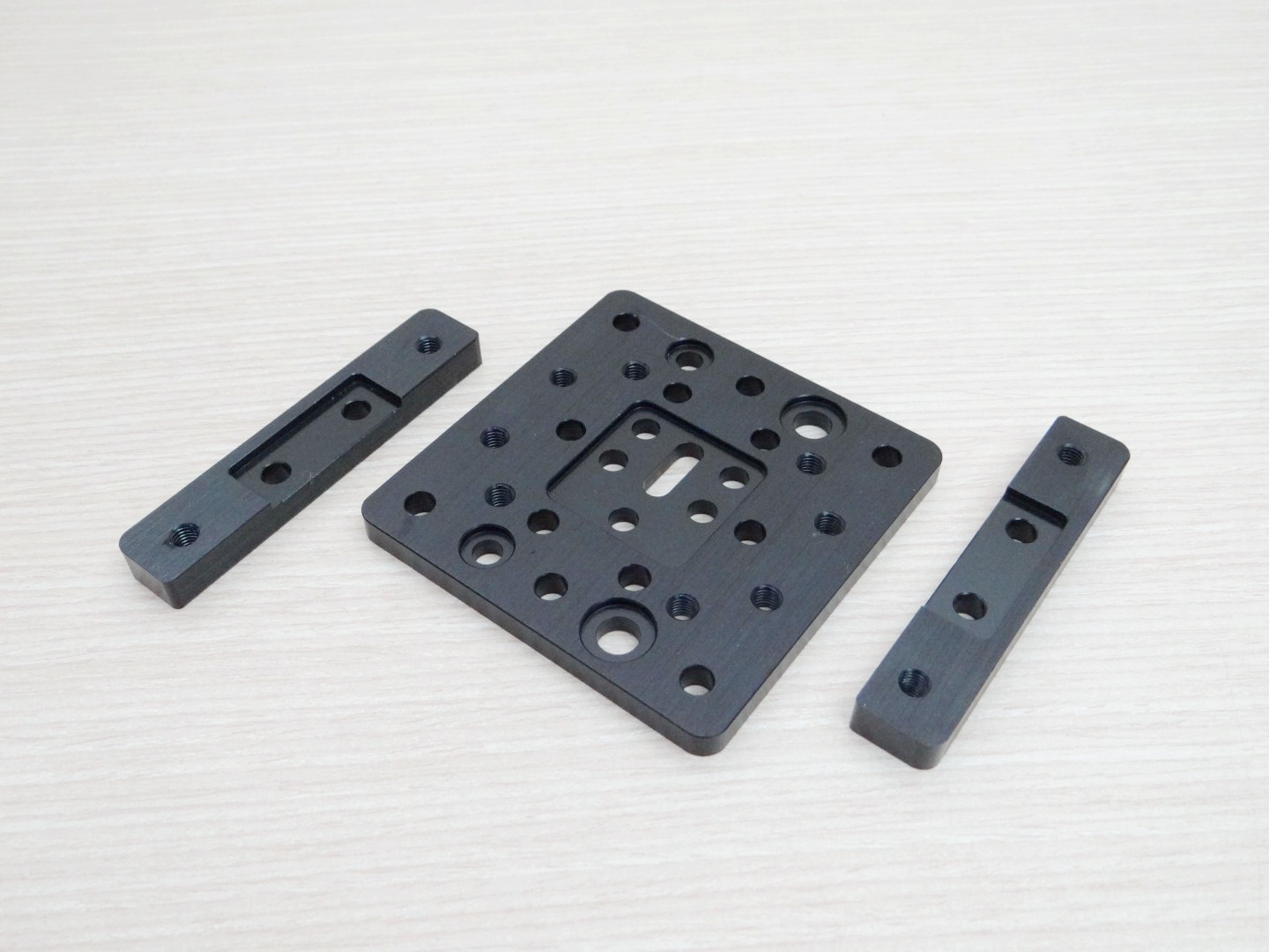 C-Beam Riser Plate (Black)