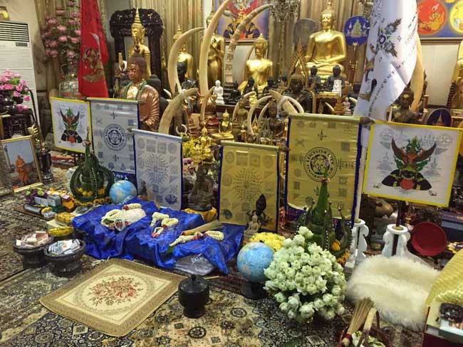 ผ้ายันต์พระนารายณ์ทรงครุฑประทับพระราหู (พิมพ์ใหญ่ 19 นิ้ว)ปี48 พระเทพภาวนาวิกรม (เจ้าคุณธงชัย) วัดไตรมิตร กรุงเทพมหานคร รุ่นที่มากประสบการณ์