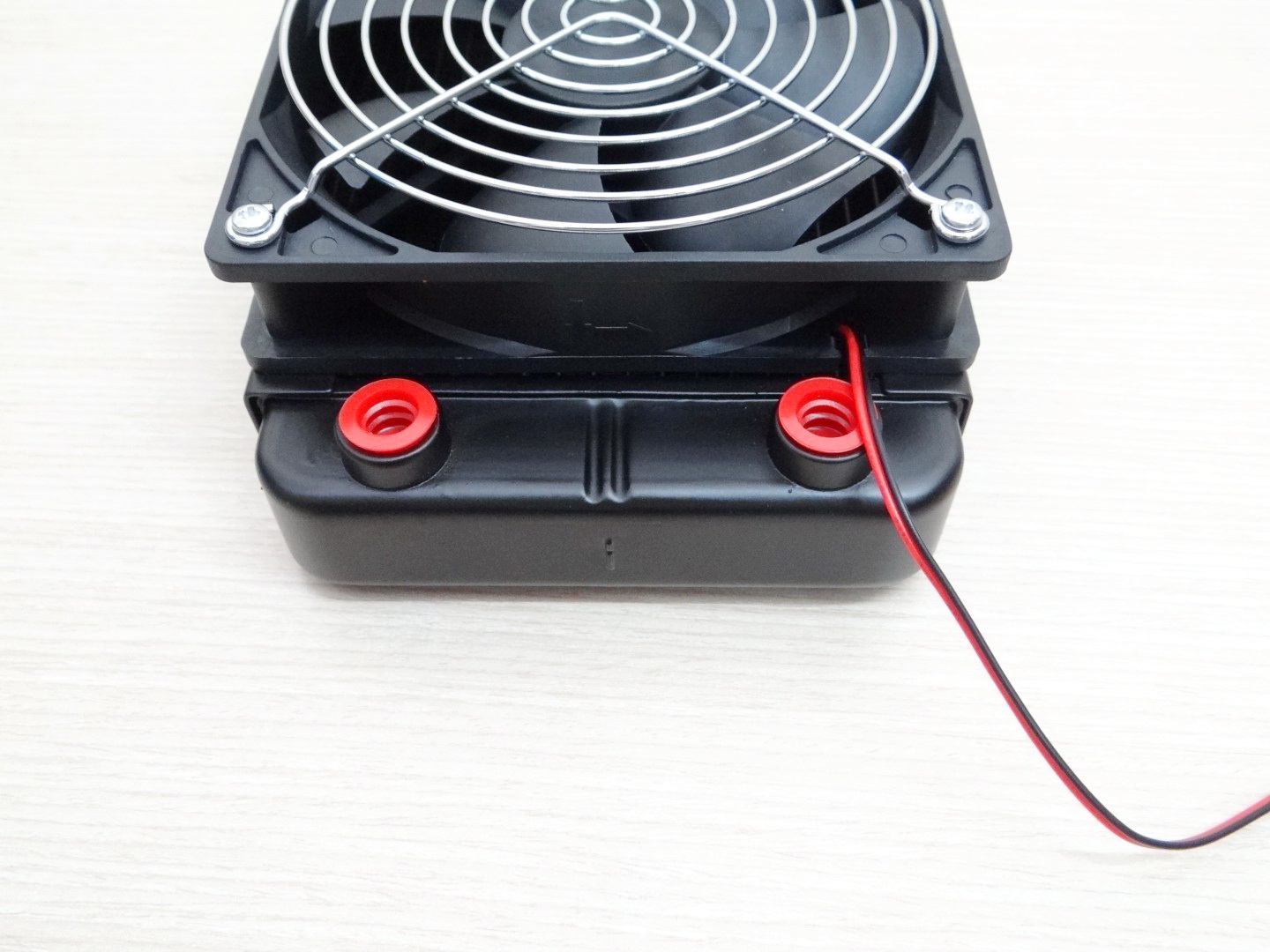 240mm Aluminum Radiator Water Cooling 18 Tube Heat Exchanger หัวเกลียว 1/8BSP (9.5mm) + 2 Fan 12V DC