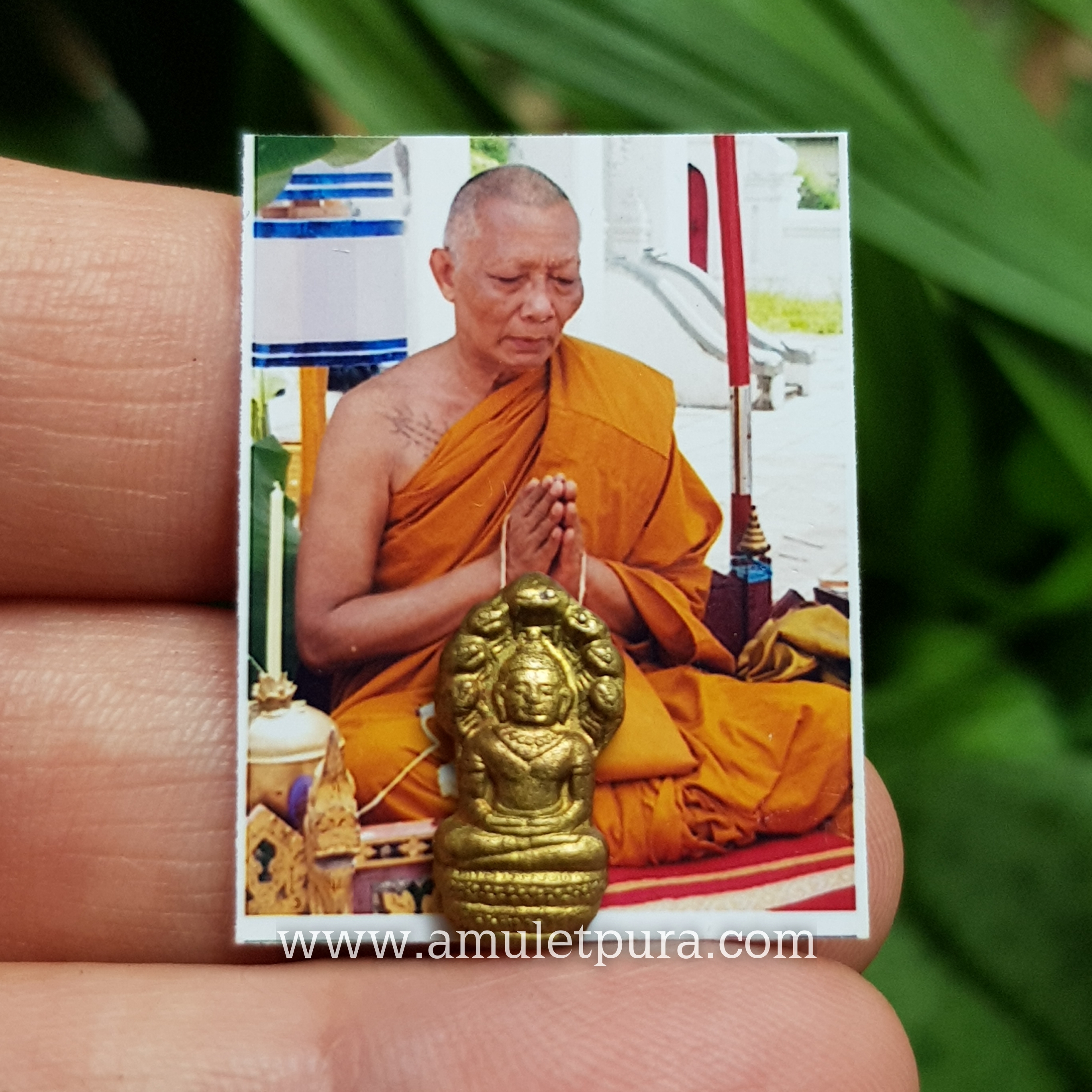 พระนาคปรกใบมะขาม (ทองฝาบาตร) ปี53 หลวงพ่อสาคร วัดหนองกรับ จ.ระยอง (มีโค้ด พร้อมรูปถ่ายหลวงพ่อด้านหลังปั้มยันต์ห้าหมึกแดง)