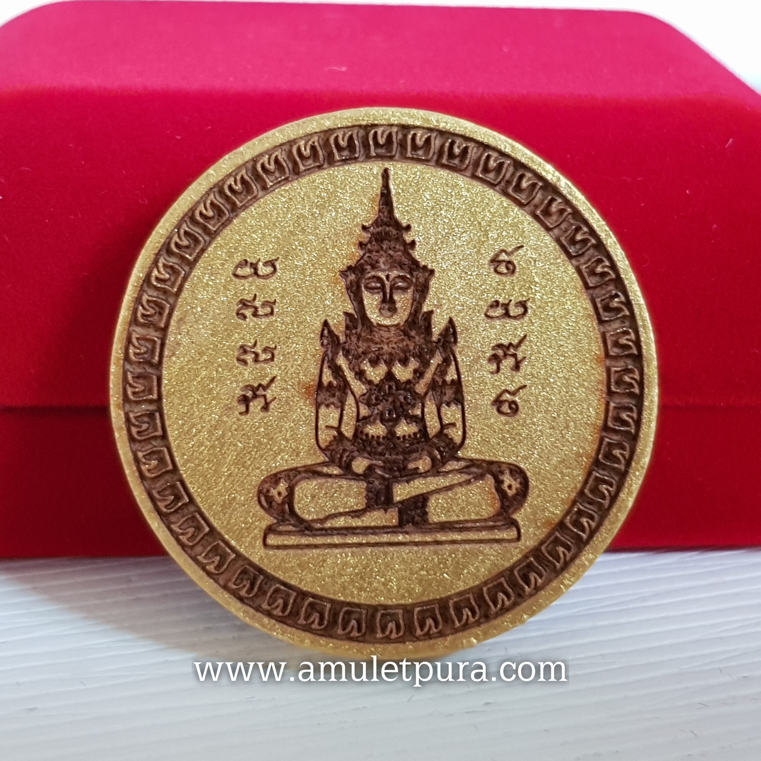 พระศรีอาริยะเมตไตรยมหาโพธิสัตว์หลังพระมหาโพธิสัตว์กวนอิมประทานพร(ไม้ตะเคียนทอง 3.5 ซ.ม.)พระอาจารย์โต วัดพระบาทปางแฟน จ.เชียงใหม่(มีโค้ด หมายเลข ๗๖)