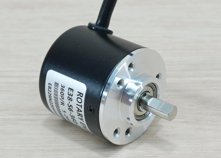 360P/R Incremental Rotary Encoder (E38-S6-360-2-N-24) Shaft 6mm, Cable 2M, NPN, 5-24VDC