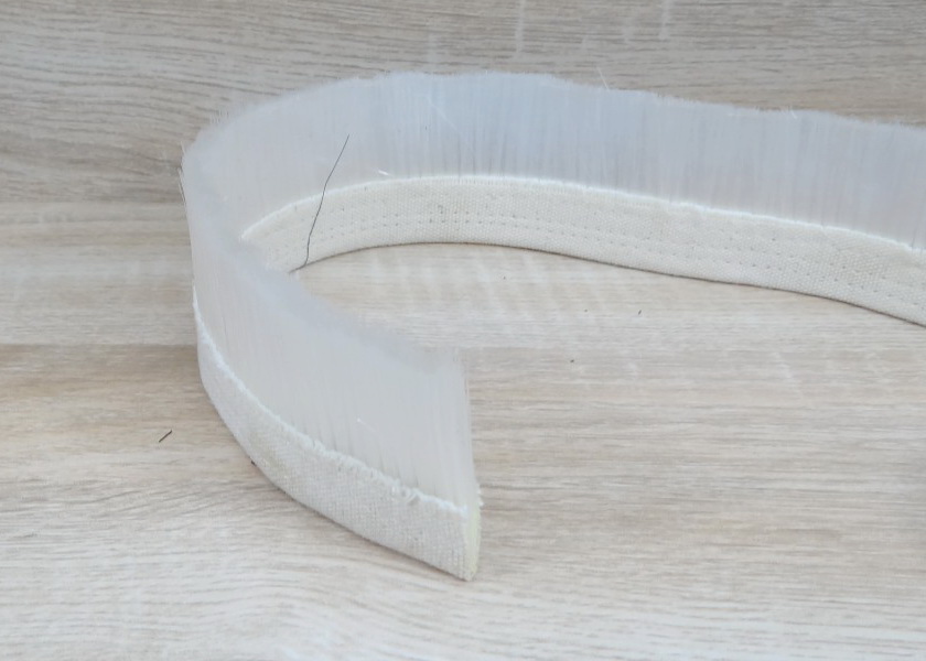 แปรงดักฝุ่น 50mm x 1M Nelon Brush Vacuum Cleaner (White)