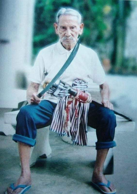 พระนางตรา พิมพ์นาคปรก (ผงพระนางตรากรุเก่า ว่านผสมดินกากยายักษ์) รุ่น 100 ปี ปี41 วัดนางตรา อ.ท่าศาลา จ.นครศรีธรรมราช ท่านขุนพันธรักษ์ราชเดช เจ้าพิธี