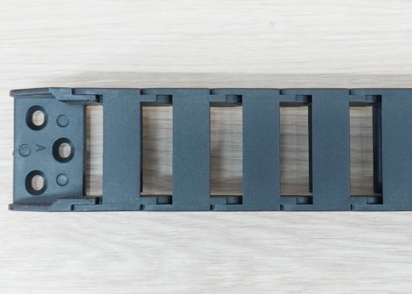 15 X 30 mm Cable Drag Chain R38mm ยาว 1M และ End Connectors (Bridge open outside)
