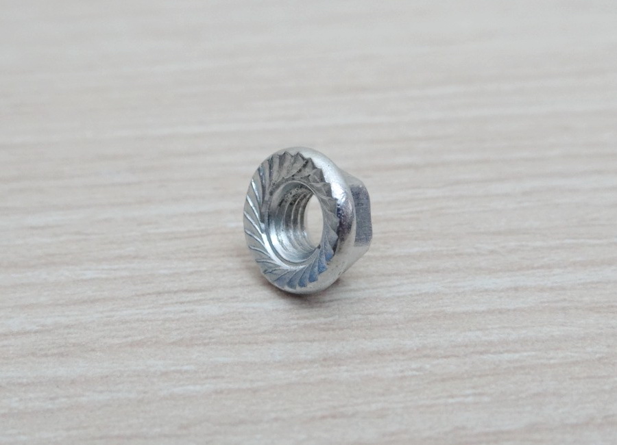 M6 Hex Flange Nut Metal Lock Nuts DIN6923 Galvanized Plating (10ตัว/ถุง)