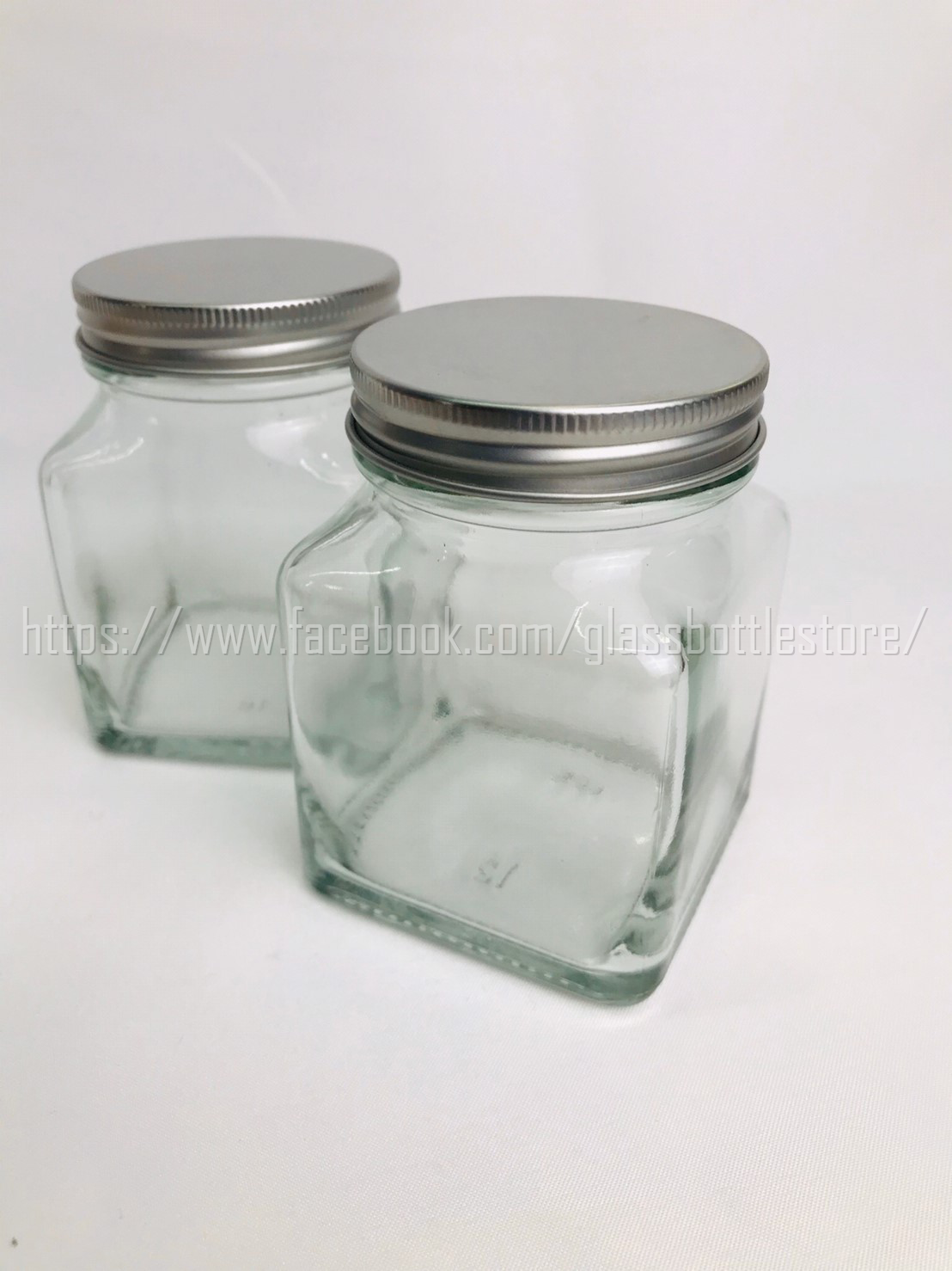 ขวดแก้ว สี่เหลี่ยมแยม 180ml เกลียวหมุนสีเงิน