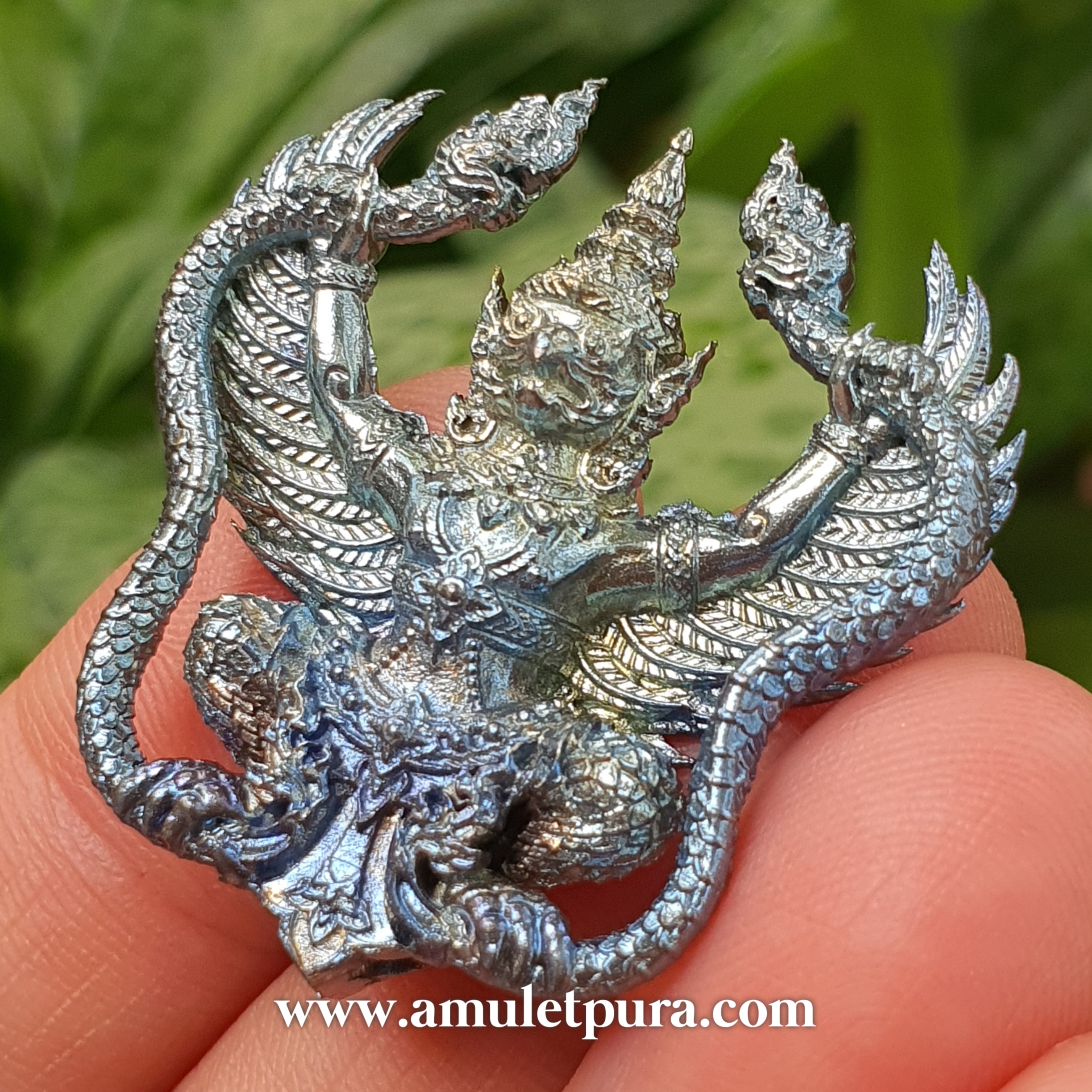 ครุฑยุดนาค(เนื้อเจ้าน้ำเงิน)รุ่นเลื่อนขั้นเศรษฐี ปี62 หลวงพ่อสนั่น วัดกลางราชครูธาราม จ.อ่างทอง(มีโค้ด หมายเลข107)