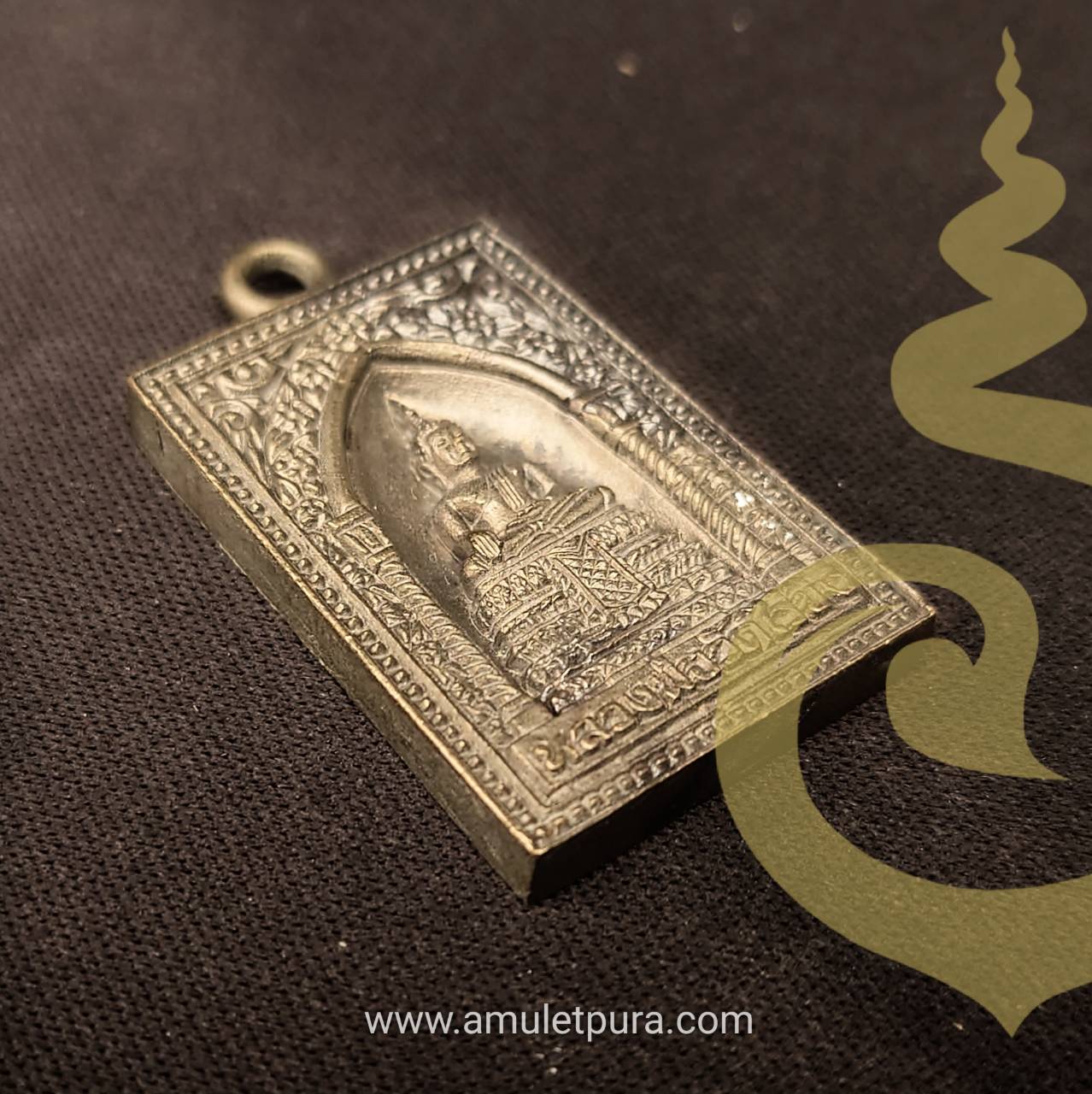 เหรียญหลวงพ่อวัดไร่ขิง (เนื้อสำริดโบราณ) รุ่นฉลองพระอารามหลวง ปี45 วัดไร่ขิง จ.นครปฐม (มีโค้ด) องค์ที่2