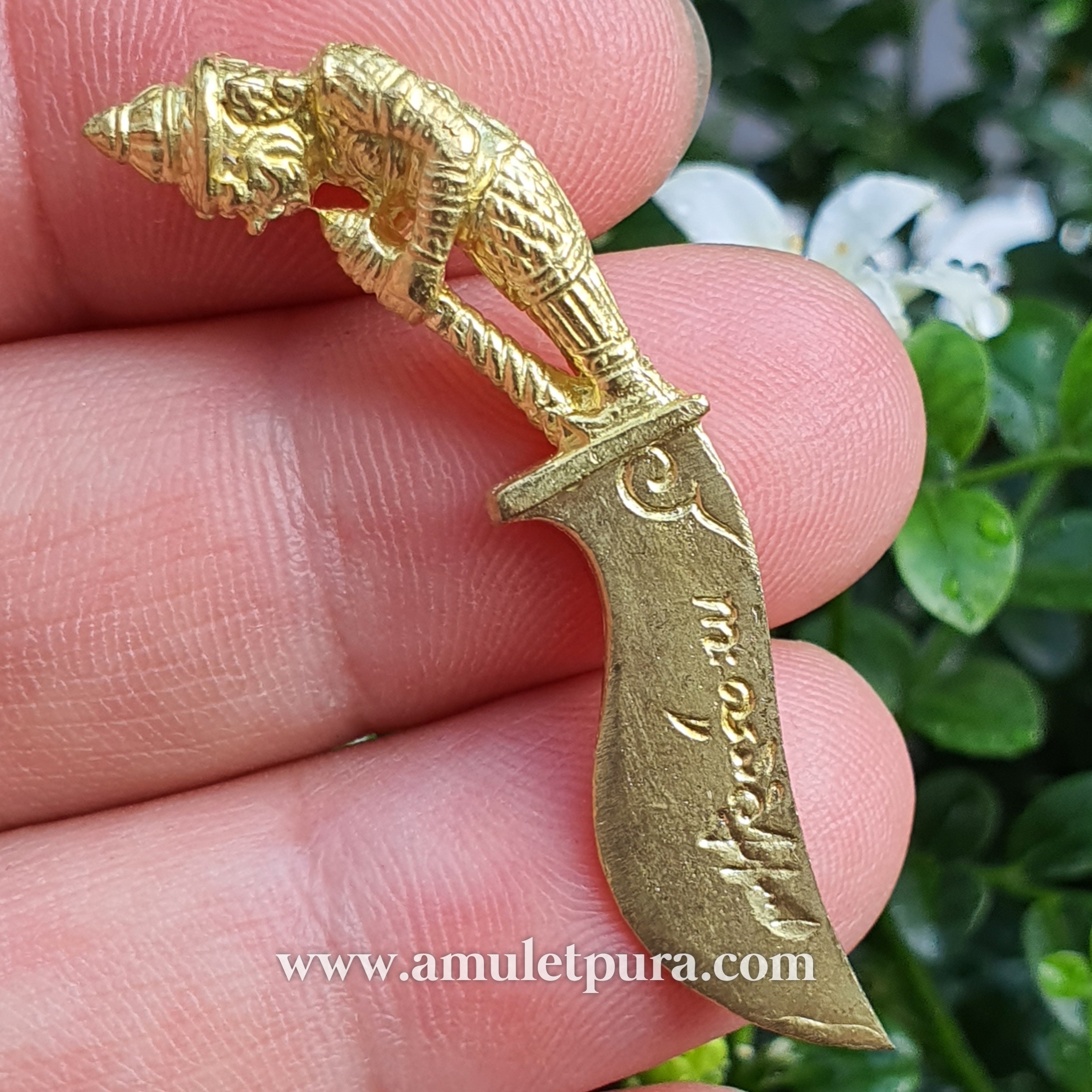 พระขรรค์หล่อ ด้ามท้าวเวสสุวรรณ(เนื้อทองทิพย์)รุ่นพระขรรค์คู่บารมี ปี64 หลวงพ่อพัฒน์ วัดห้วยด้วน จ.นครสวรรค์(มีโค้ด หมายเลข๑๒๔๘)