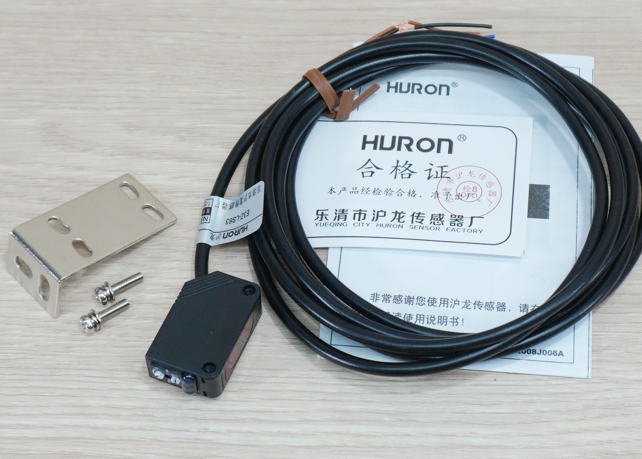 E3Z-LS63, Diffuse Photoelectric Switch 1-50 cm Detection Range (NPN, NO/NC)