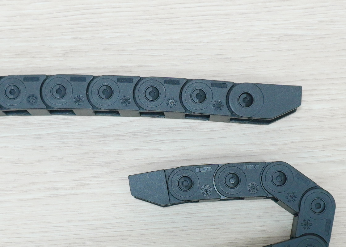 10 X 10 mm Cable Drag Chain R18mm ยาว 1M และ End Connectors