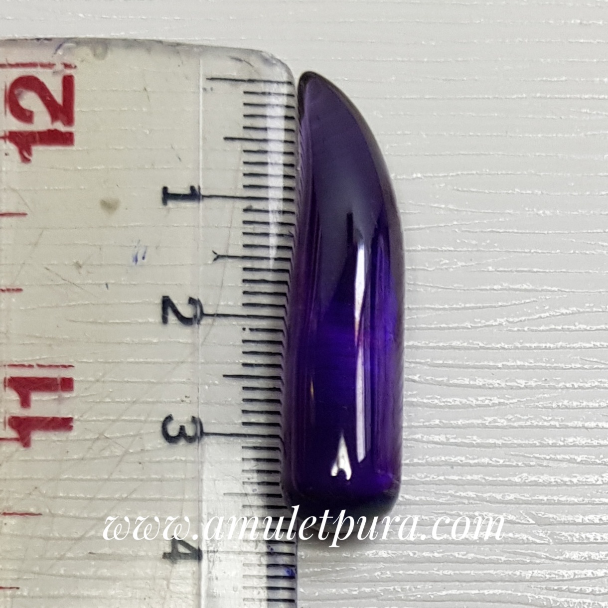 เพชรพญานาค สัณฐานเขี้ยว ขนาด 3.9 ซ.ม.