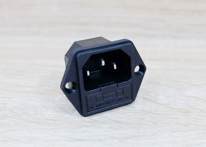 AC-03 Male Power Plug 3 Pin AC250V พร้อมฟิวส์ 10A