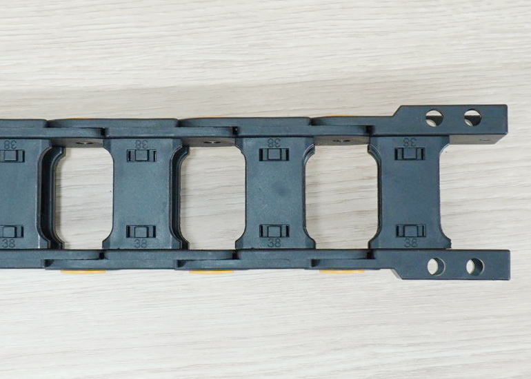 20 X 38 mm Cable Drag Chain R55mm ยาว 1M และ End Connectors (Bridge opening)