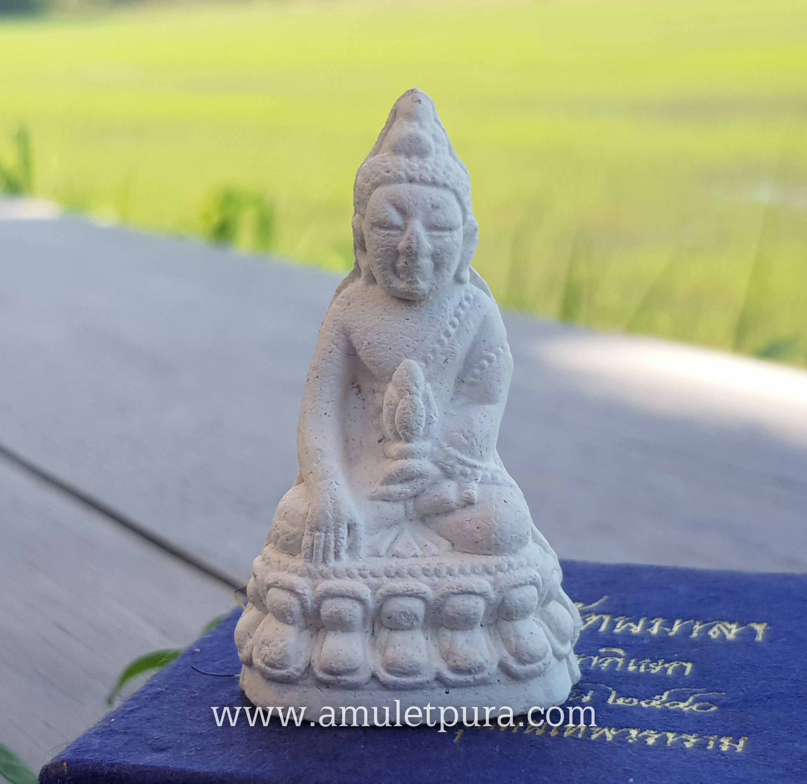 พระกริ่งรัตนมาลา(เนื้อผงพุทธคุณ)ปี 40 วัดสุทัศน์ฯ กรุงเทพมหานคร(ปั้มหมึกใต้ฐาน)