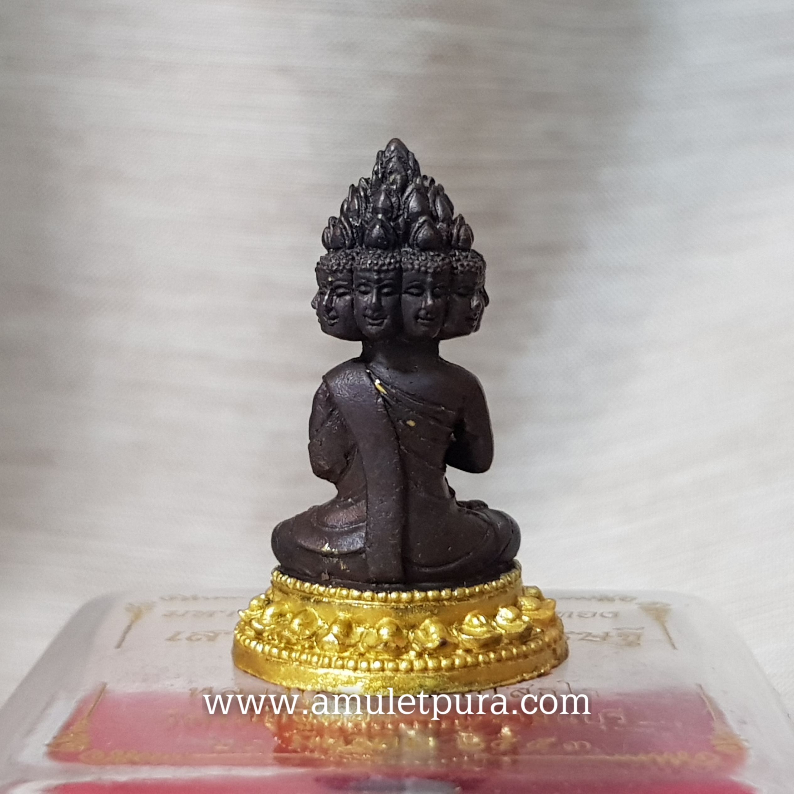 พระมหาเศรษฐีนั่งบัลลังก์ทอง เนื้อทองชนวนทาทอง รุ่นเสาร์5 มหาเศรษฐี ปี53 หลวงปู่โสฬส วัดโคกอู่ทอง จ.ปราจีนบุรี(อุดผงไม้ยอ ข้าวสารหิน ตอกโค้ด หมายเลข*๓๒๒*)