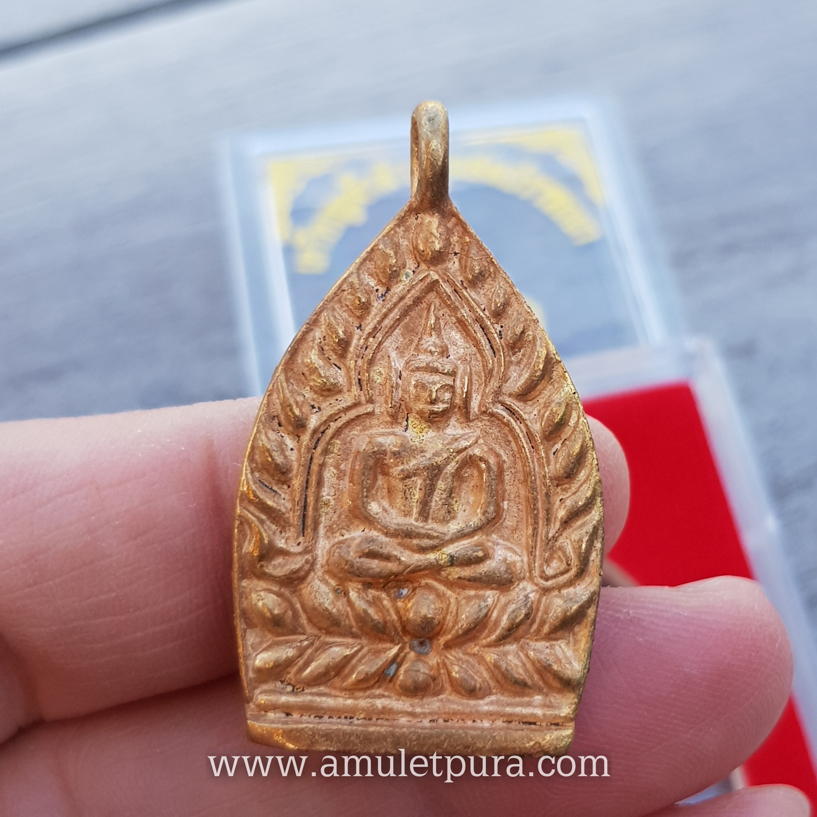 เหรียญเจ้าสัว (เนื้อสัมฤทธิ์แดง) พิมพ์ใหญ่ รุ่นสมปรารถนา ปี55 หลวงพ่อสัญญา (คง) วัดกลางบางแก้ว จ.นครปฐม (ตอก 1 โค้ด และ เลข ๙ อีก ๙ ตัว)