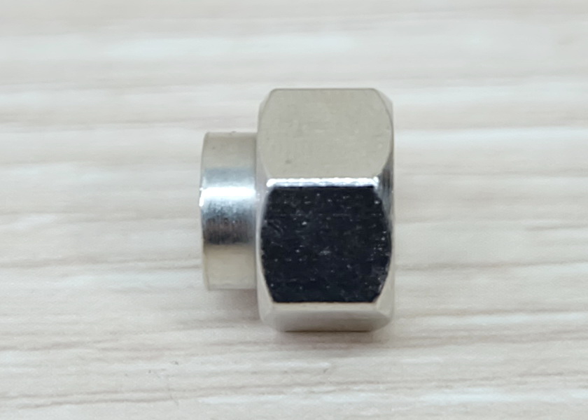 Eccentric column 6 mm - bore 5mm <OD 10mm> (Nickel-plated)