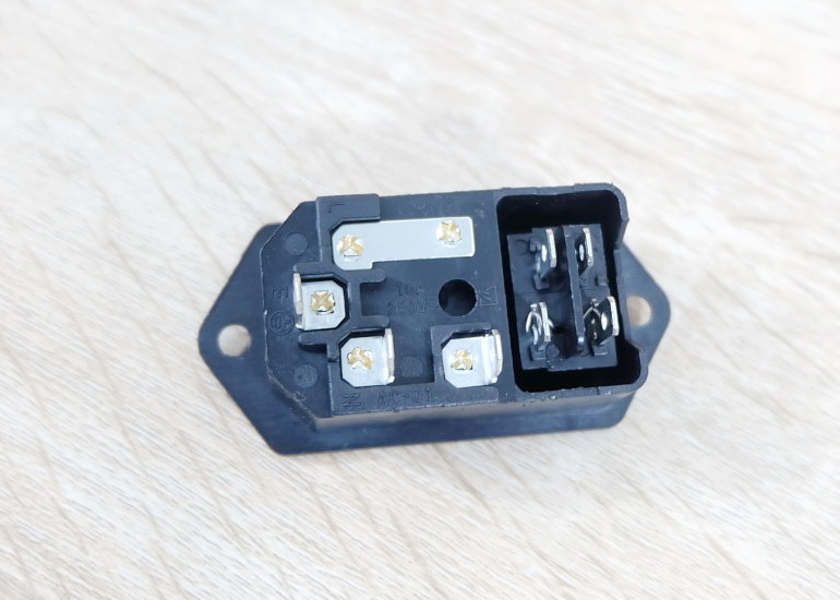 AC-008 Plug Socket 3 Pin Male AC250V พร้อมสวิทช์และฟิวส์ 10A