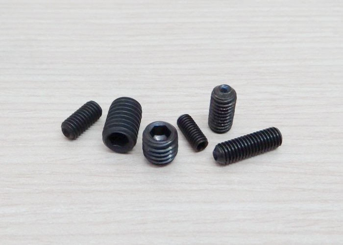 สกรูตัวหนอนดำ M6 ยาว 12mm (20ตัว/ถุง)