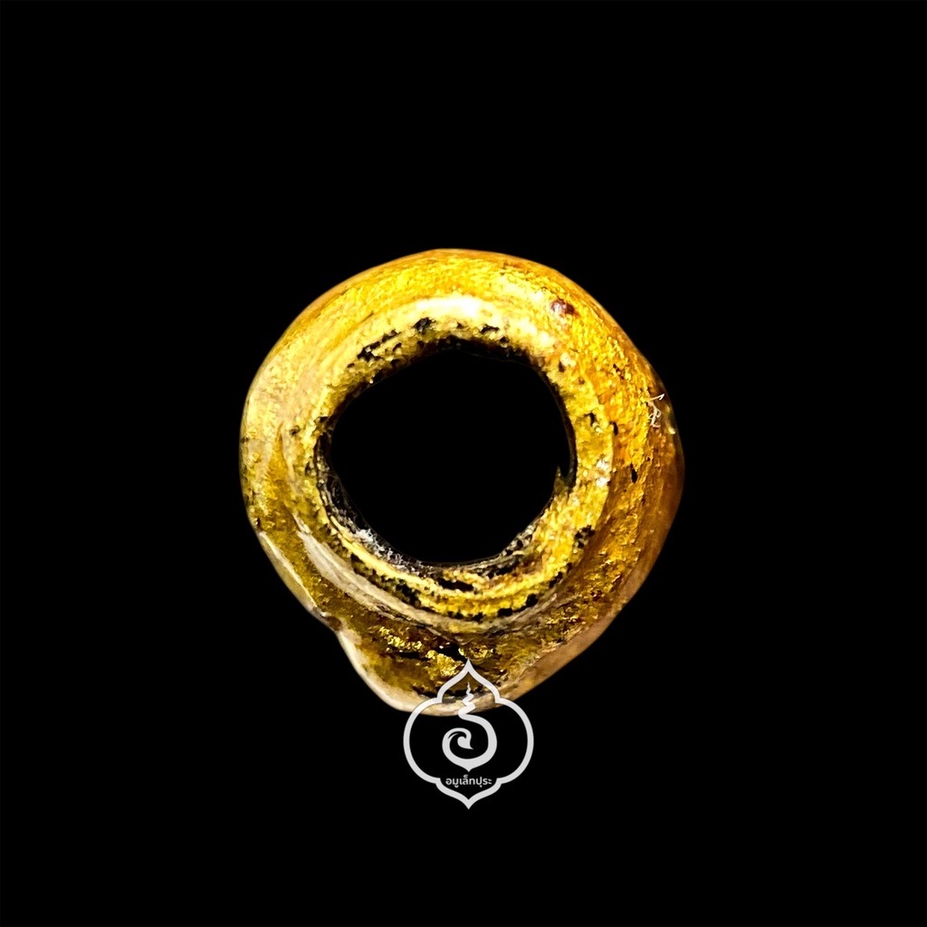 ตะกรุดดอกไม้สวรรค์ หลวงปู่กาหลง รุ่นไหว้ครู50 วัดเขาแหลม จ.สระแก้ว (แผ่นทองแดง จารอักขระยันต์ หน้า-หลัง ม้วนกลึง คลุกผงวิเศษ ลงรักปิดทองคำแท้ จารยันต์หมึก "พระยันต์นะเศรษฐี")