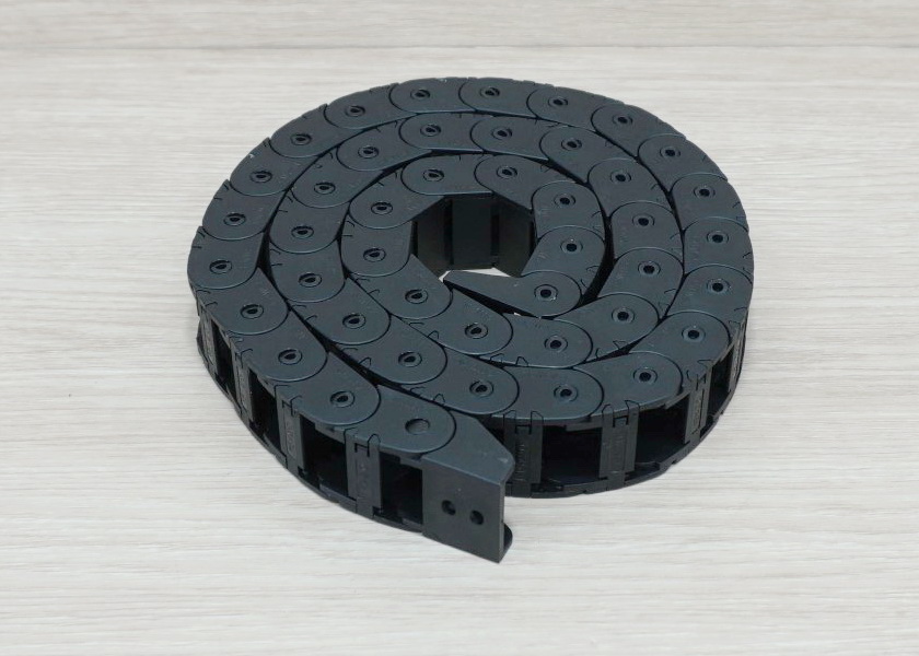 15 x 20 mm Cable Drag Chain R28mm ยาว 1M และ End Connectors (Bridge open outside)