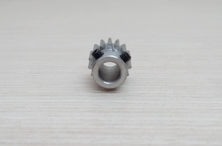 Spur Gear Pinion 1.0 Mod 15Teeth Bore 6.35mm (straight teeth - เฟืองตรง)