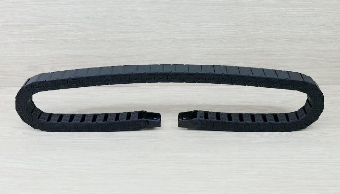 15 x 20 mm Cable Drag Chain R38mm ยาว 1M และ End Connectors (Semi-Enclosed)