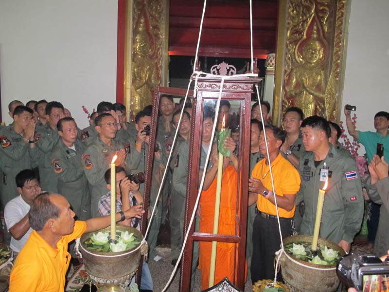 หลวงปู่ทวด รุ่นปาฏิหาริย์ EOD (แยกชุดกรรมการเล็ก ทองระฆังหน้ากากทองแดง) ปี55 หลวงพ่อหวล วัดพุธไธศวรรย์ จ.อยุธยา (ตอกโค้ด หมายเลข662)