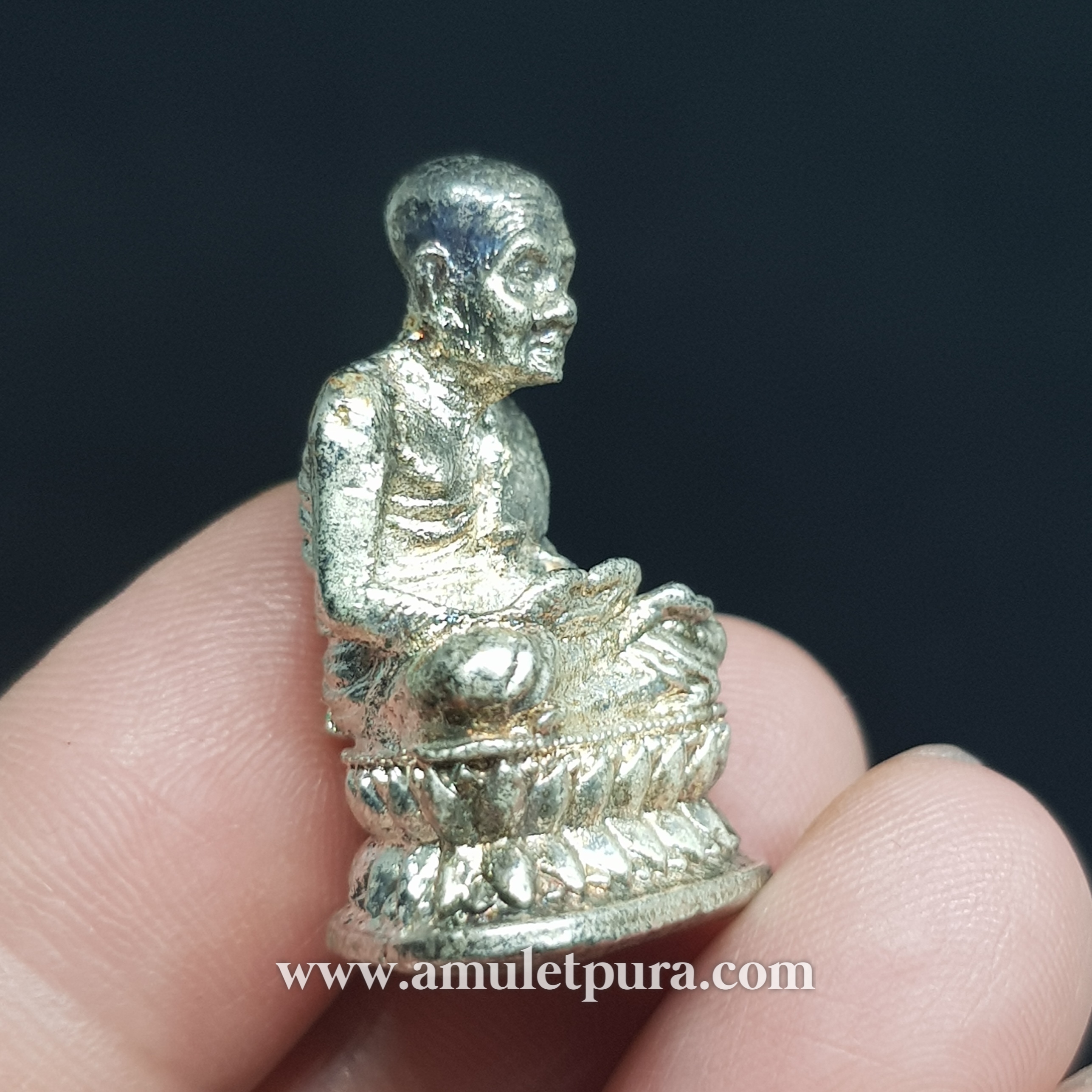 หลวงพ่อทวด (เนื้อนิเกิ้ล) ปี50 พระอาจารย์แดง วัดไร่ จ.ปัตตานี (มีโค้ด ใต้ฐาน บรรจุมวลสารศักดิ์สิทธิ์ และฝ้งตะกรุดปลอกลูกปืน)