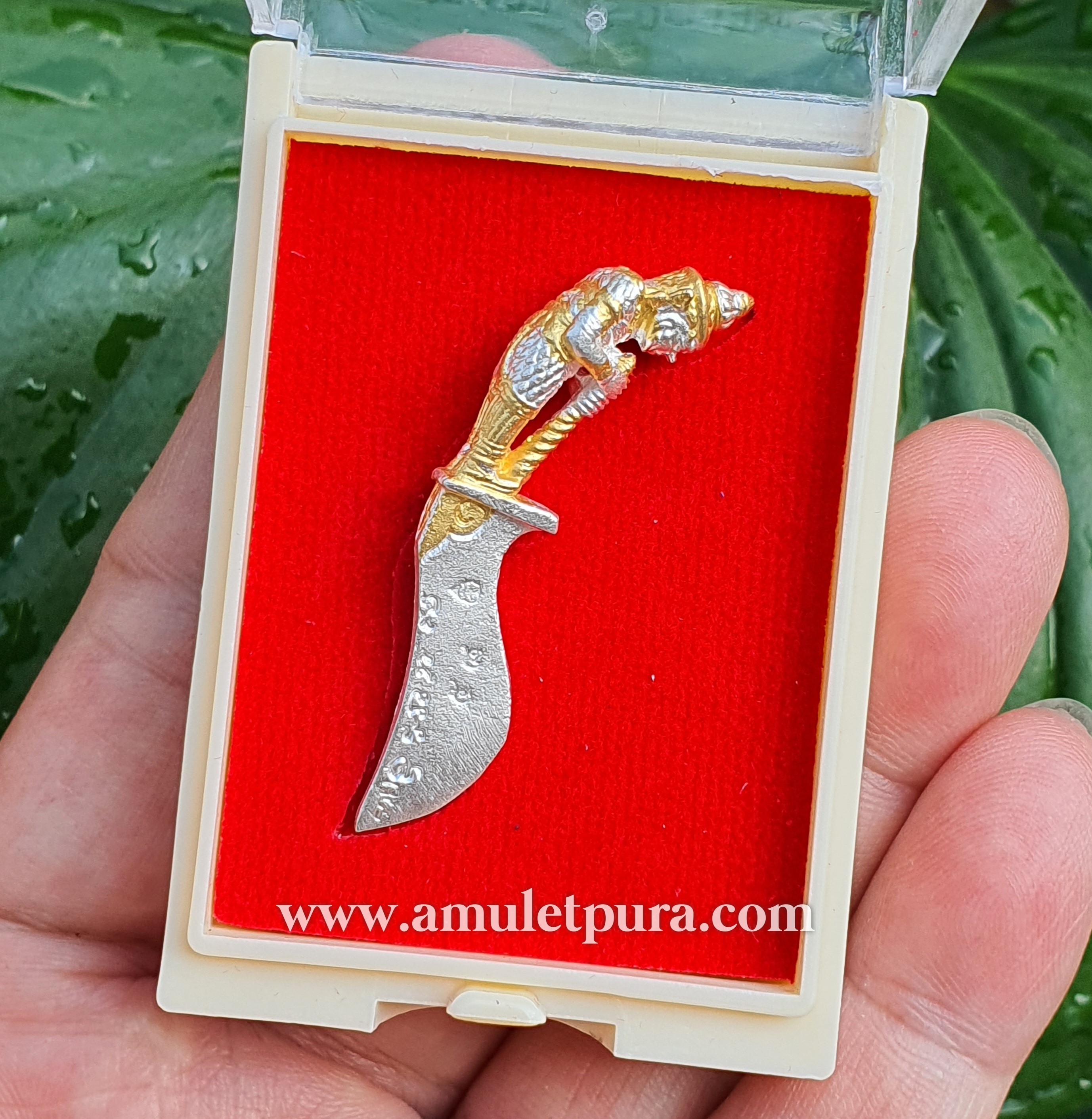 พระขรรค์หล่อ ด้ามท้าวเวสสุวรรณ(เนื้อ 2K)รุ่นพระขรรค์คู่บารมี ปี64 หลวงพ่อพัฒน์ วัดห้วยด้วน จ.นครสวรรค์(มีโค้ด หมายเลข๕๘)