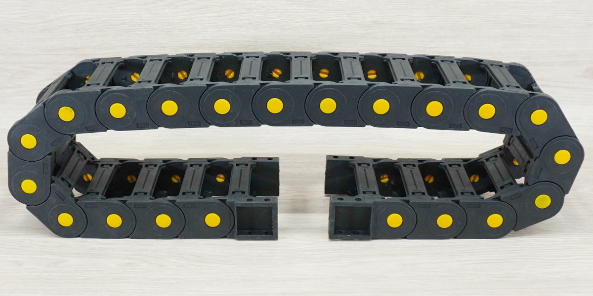 25 X 77 mm Cable Drag Chain R55mm ยาว 1M และ End Connectors (Bridge opening)