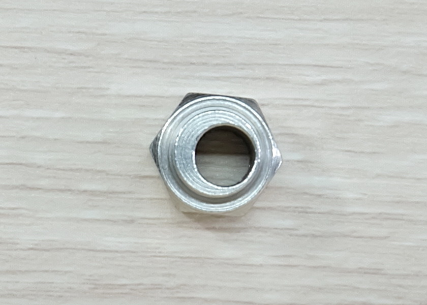 Eccentric column 6 mm - bore 5mm <OD 10mm> (Nickel-plated)