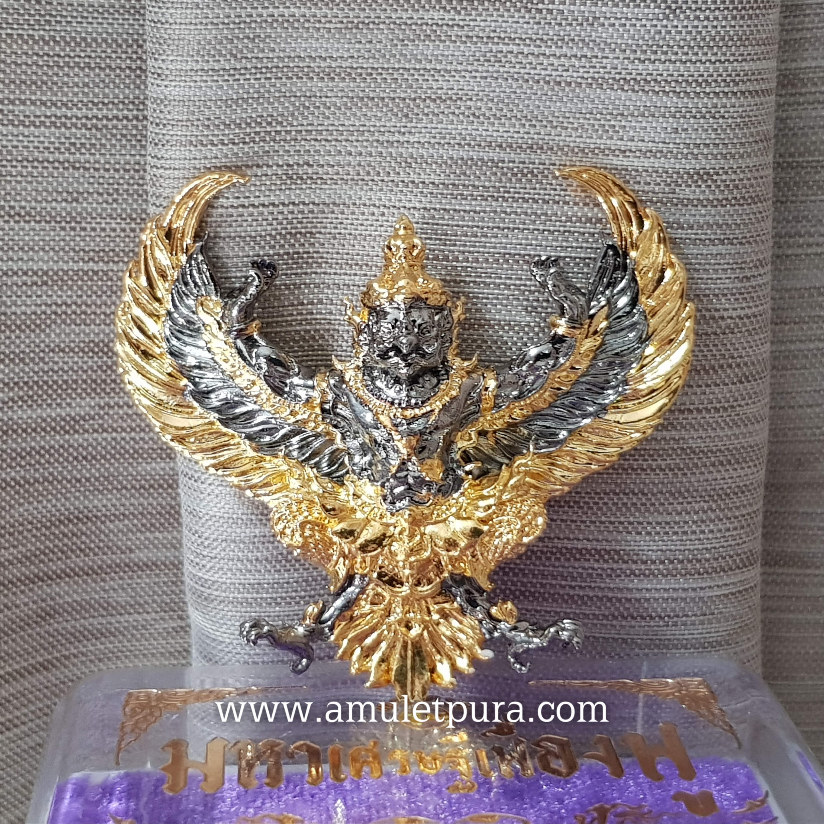 พญาครุฑ รุ่นมหาศรษฐีเฟื่องฟู(สัมฤทธิ์ชุบแบล็ครูทีเนียมริ้วทองแยกจากชุดกรรมการ)ปี63 หลวงพ่อฟู วัดบางสมัคร จ.ฉะเชิงเทรา(สร้าง 999 องค์ ตอกโค้ด หมายเลข ๑๘๗)